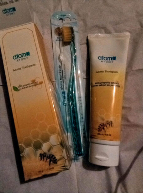 AtomyToothpaste200mgAnd24K goldmembrane protected antibacterial Toothbrush (recyclable) AtomyToothpaste200mgAnd24K goldmembrane protected antibacterial Toothbrush (recyclable)